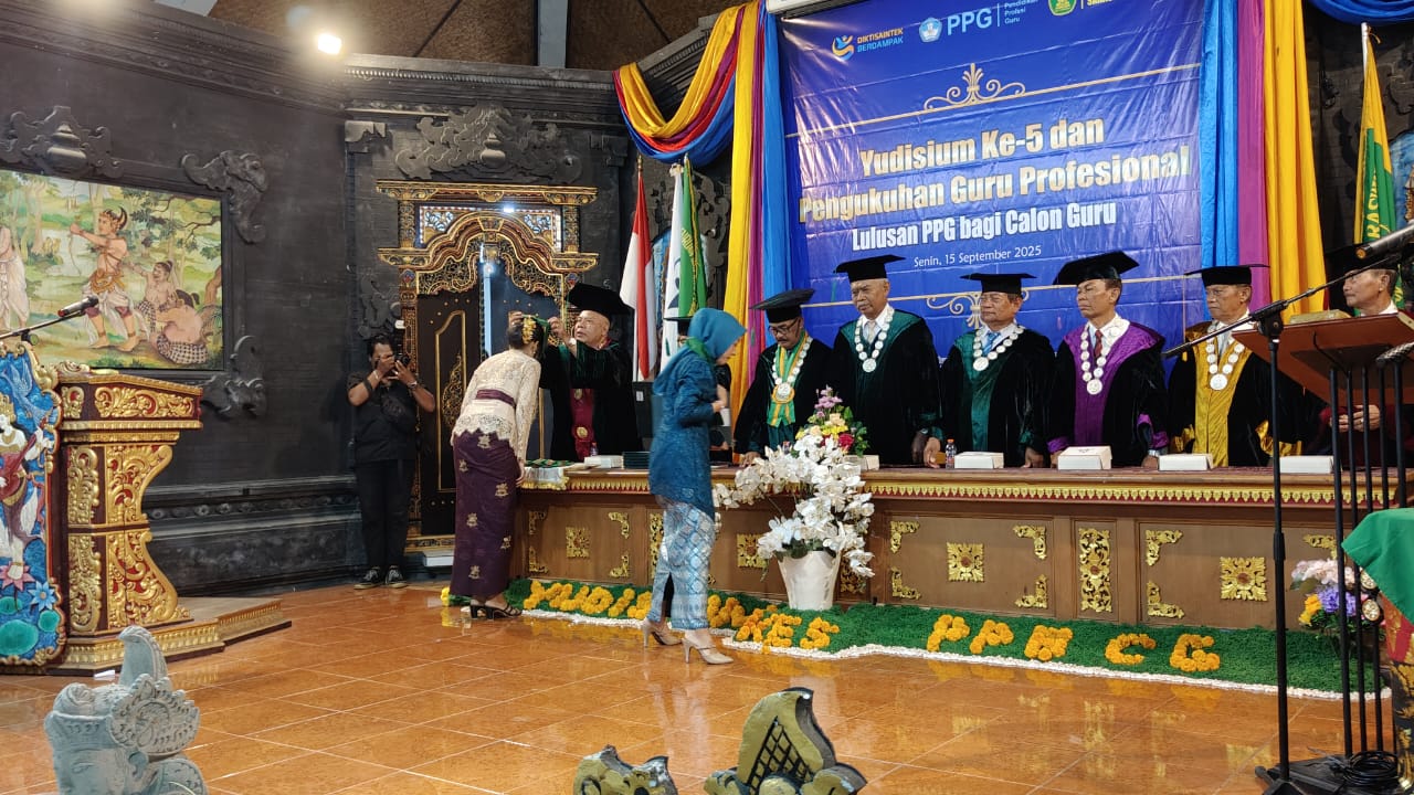 Gambar Yudisium ke-5 dan pengukuhan guru profesional lulusan program PPG 2