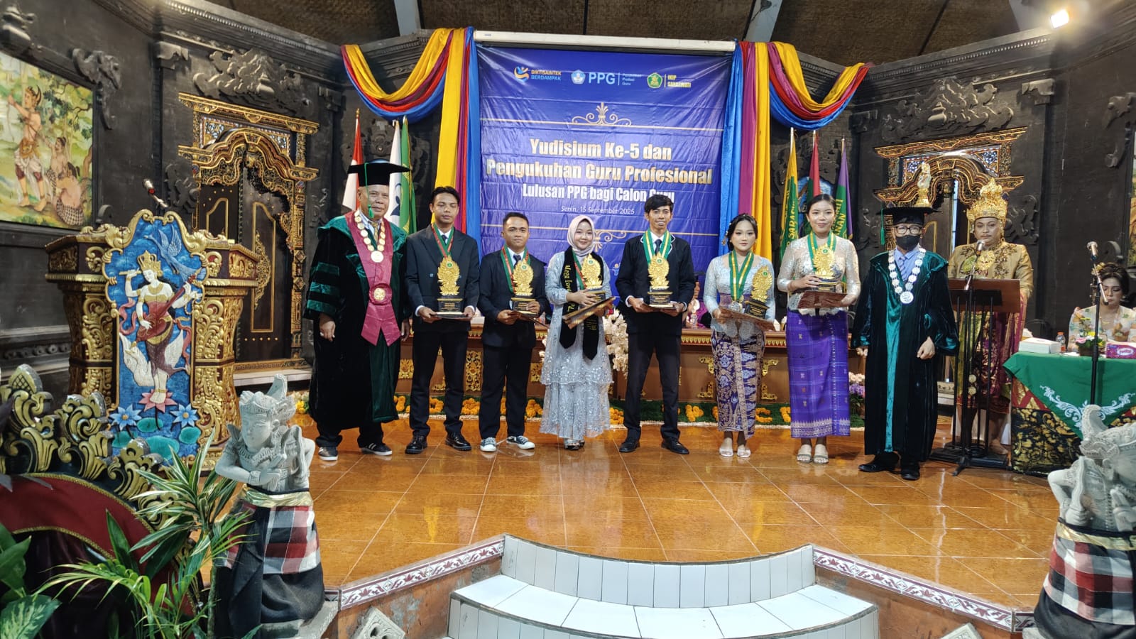 Gambar Yudisium ke-5 dan pengukuhan guru profesional lulusan program PPG 1